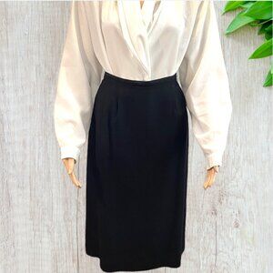 VINTAGE JAQUELINE FARRAR -- Black Skirt, Knee Length, Side Pockets, Back Zip